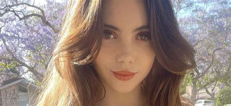 McKayla Maroney Is Braless In The Gym To Reveal Her。